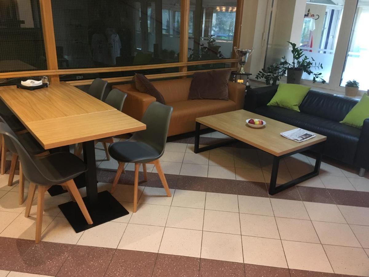 Penzión pre hostí Imet Centrum *